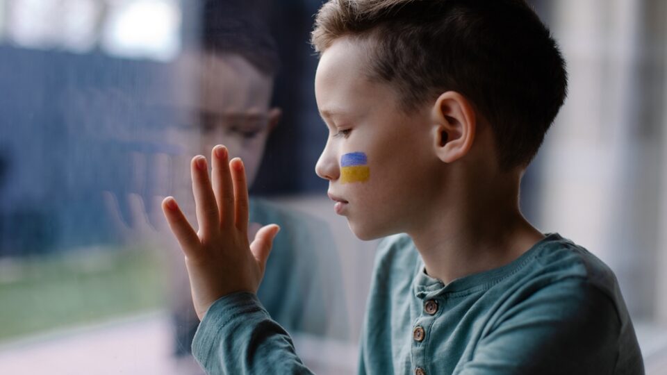 Campaña muestra niños pidiendo el fin de la guerra