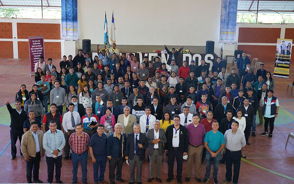 Iglesia Adventista de Guatemala lanza primera escuela nacional de colportaje
