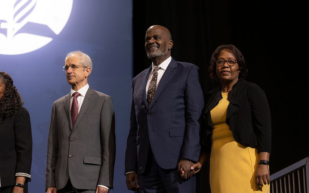 Iglesia Adventista elige a Elie Henry como presidente de la División Interamericana