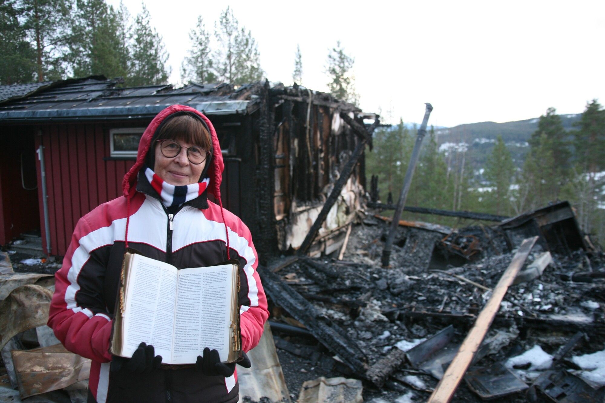 Biblia fue encontrada intacta después de devastador incendio