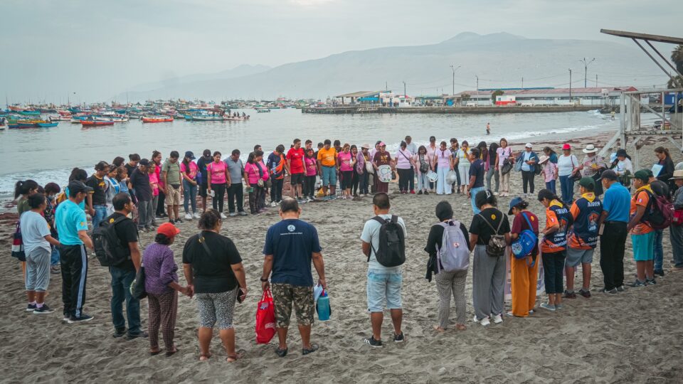 Casas, playas y plazas se han convertido en centros de oración y evangelización para miles de personas