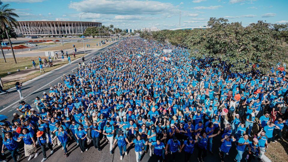 “Caminata por la paz” busca unir a las naciones en un acto simbólico